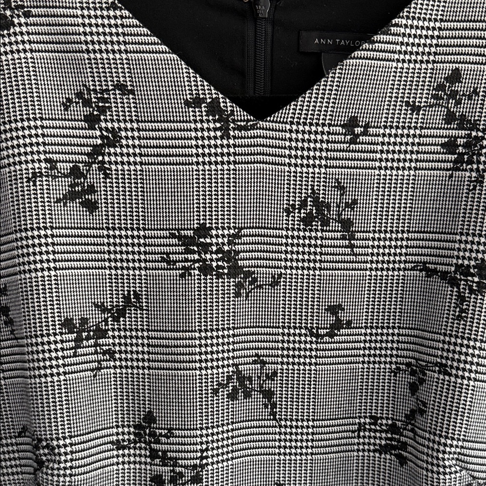 Ann Taylor Black and Gray Plaid Floral Dress Size 8 - Picture 2 of 6